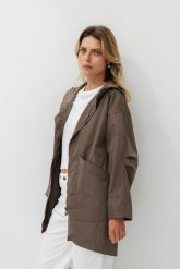 KURTKA PRZECIWDESZCZOWA NIKI KAKAO S - Flawless. Kurtki damskie Flawless, s, bez wzorów, bez kaptura. Za 549.00 zł.