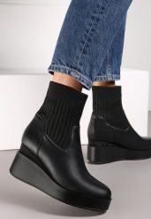 Czarne Botki z Elastyczną Cholewką na Koturnie Sesezi. Czarne botki damskie Renee, eleganckie, bez obcasa, na koturnie, bez zapięcia. Za 159.99 zł.