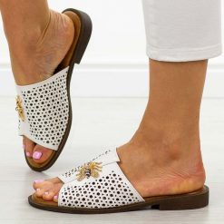 Białe klapki damskie Potocki 21368. Białe klapki damskie POTOCKI, z aplikacjami, z jeansu, eleganckie, bez obcasa, na płaskiej podeszwie. Za 119.00 zł.