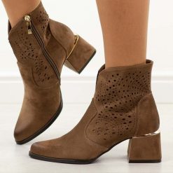 Brązowe ażurowe botki damskie na obcasie Potocki 12357. Brązowe botki damskie POTOCKI, na lato, z zamszu, eleganckie, bez obcasa, na obcasie, bez zapięcia. Za 219.00 zł.