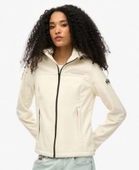 Superdry Kurtka z kapturem Classic Trekker – OFF WHITE. Białe kurtki damskie Superdry., bez wzorów, z elastanu, z kapturem. Za 365.70 zł.