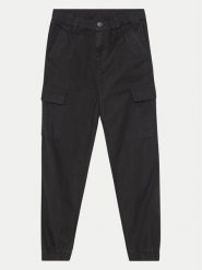 Guess Spodnie materiałowe L4YB00 WGBT0 Czarny Regular Fit. Czarne spodnie materiałowe dla chłopców Guess, z aplikacjami, z bawełny. Za 139.99 zł.