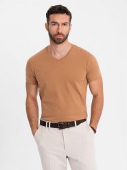 Męska klasyczna bawełniana koszulka z dekoltem w serek BASIC – brązowa V9 OM-TSBS-0237 - XXL. Brązowe t-shirty męskie Ombre Clothing, l, bez wzorów, z bawełny, klasyczne, bez kołnierzyka. W wyprzedaży za 39.99 zł.