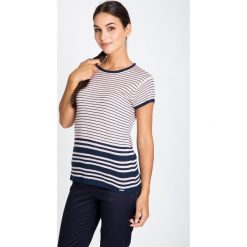 Sweter z krótkim rękawem w pasy QUIOSQUE. Swetry damskie marki QUIOSQUE. W wyprzedaży za 39.99 zł.