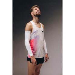 Koszulka do biegania bez rękawów męska Kiprun Proteam. Brązowe koszulki sportowe męskie KIPRUN, na wiosnę, m, bez wzorów, z materiału, bez kołnierzyka, bez ramiączek, do biegania. Za 199.99 zł.