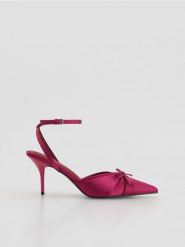 Czółenka na obcasie - fuksja. Czerwone czółenka damskie Reserved, bez wzorów, bez obcasa, na obcasie, bez zapięcia. Za 149.99 zł.