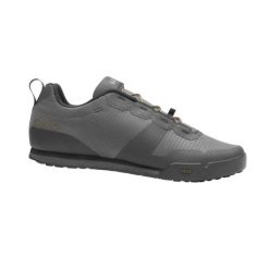 Buty Giro Tracker Fastlace. Czarne buty sportowe męskie GIRO, bez zapięcia, rowerowe. W wyprzedaży za 350.60 zł.