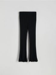 Dzianinowe spodnie z wiskozą - czarny. Czarne spodnie materiałowe damskie Reserved, l, bez wzorów, z dzianiny. W wyprzedaży za 139.99 zł.