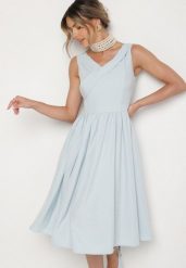Niebieska Klasyczna Rozkloszowana Sukienka Vices Tolissela. Niebieskie sukienki damskie Born2be, na co dzień, l, z aplikacjami, eleganckie, bez kołnierzyka, bez ramiączek, midi, rozkloszowane. Za 119.99 zł.