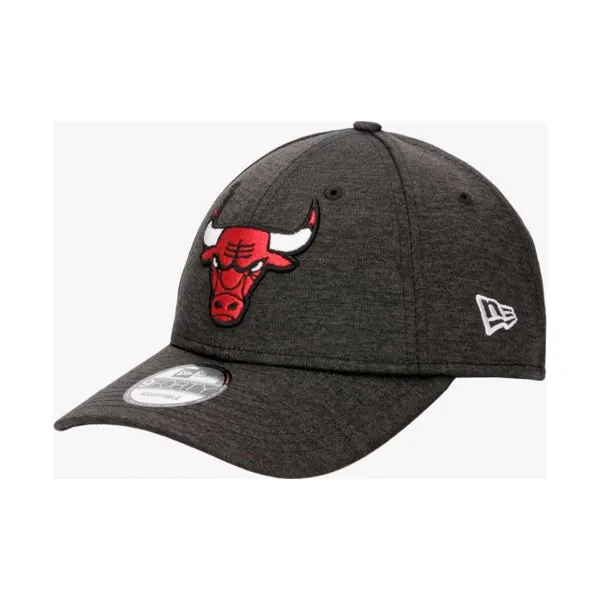 New Era Czapka Shadow Tech 9Forty Bulls Chicago Bulls , czarny, rozmiar ONE-SIZE. Czarne czapki i kapelusze męskie New Era, bez wzorów, z materiału. W wyprzedaży za 119.99 zł.