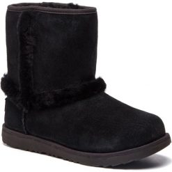 Buty UGG - K Hadley II Wp 1017332K K/Blk. Kozaki damskie marki UGG. W wyprzedaży za 599.00 zł.