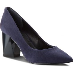 Półbuty GUESS - FLBAI4 SUE08 NAVY. Półbuty damskie marki Guess. W wyprzedaży za 369.00 zł.