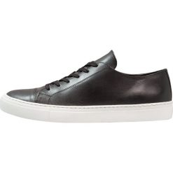 Wood Wood ALEX SHOE Tenisówki i Trampki black. Trampki męskie Wood Wood, z materiału. W wyprzedaży za 585.65 zł.