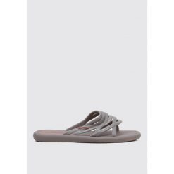 Klapki damskie Ipanema Meu Sol. Szare klapki damskie Ipanema, bez wzorów, z materiału, sportowe, bez obcasa. Za 148.00 zł.
