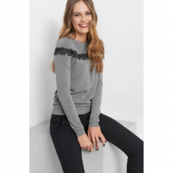 Lekki sweter z koronką. Szare swetry damskie Orsay, z dzianiny. Za 79.99 zł.