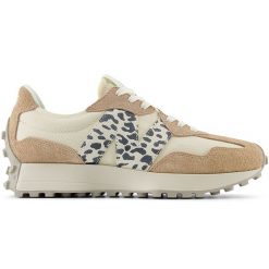 Buty damskie New Balance WS327AQ – beżowe. Brązowe obuwie sportowe damskie New Balance, bez wzorów, z dresówki. Za 299.99 zł.