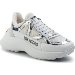 Sneakersy LOVE MOSCHINO - JA15306G18IZ310A Rete Mix Bianco. Białe półbuty damskie Love Moschino, bez wzorów, z materiału, bez obcasa, na płaskiej podeszwie, bez zapięcia. Za 999.00 zł.