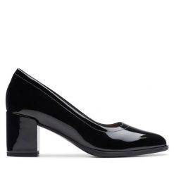 Czółenka Clarks. Czarne czółenka damskie Clarks, bez wzorów, bez obcasa, bez zapięcia. Za 449.99 zł.