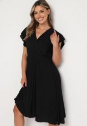 Czarna Plisowana Sukienka z Kopertowym Dekoltem i Gumką w Talii Waretta. Czarne sukienki damskie Born2be, na co dzień, m, bez wzorów, eleganckie, bez kołnierzyka, bez ramiączek, midi, kopertowe. Za 49.99 zł.