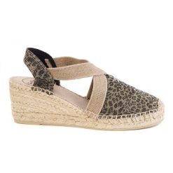 Sportowe sandały Toni Pons Triton Leo ZLN 0383. Brązowe obuwie sportowe damskie Toni Sailer, bez wzorów, bez obcasa, bez zapięcia. Za 306.99 zł.