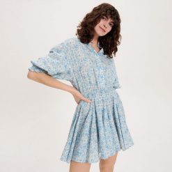 Sukienka mini z bufiastymi rękawami - niebieski. Niebieskie sukienki damskie Reserved, l, bez wzorów, z bawełny, klasyczne, bez kołnierzyka, bez ramiączek, mini. W wyprzedaży za 59.99 zł.