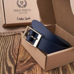 Pasek damski skórzany granatowy 90 cm ze złotą klamrą Paolo Peruzzi PG-02-DBZ-90. Niebieskie paski damskie bez wzorów, z jeansu, eleganckie. Za 54.00 zł.