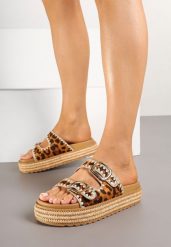 Panterkowe Klapki na Platformie Ozdobione Geometrycznym Motywem i Klamrami Neorian. Klapki damskie Renee, z aplikacjami, z jeansu, eleganckie, bez obcasa, na platformie. Za 59.99 zł.