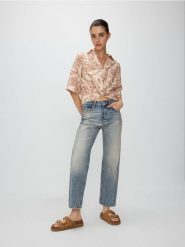 Wzorzysta koszula z wiskozą - wielobarwny. Koszule damskie Reserved, l, bez wzorów, z tkaniny, bez kołnierzyka, bez ramiączek. W wyprzedaży za 29.99 zł.