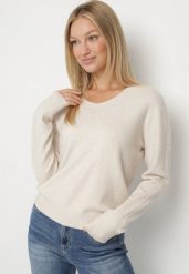 Beżowy Sweter z Wiskozą i Wełną z Dekoltem w Serek Claida. Brązowe swetry damskie Born2be, bez wzorów, z jeansu, bez kołnierzyka, bez ramiączek, bez kaptura. Za 109.99 zł.