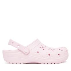Klapki Crocs. Czerwone klapki damskie Crocs, bez wzorów, bez obcasa. Za 159.99 zł.