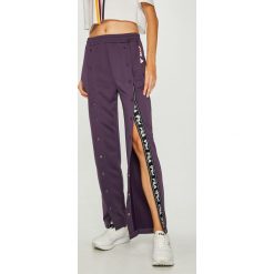 Fila - Spodnie Alice. Szare spodnie materiałowe damskie Fila, z dzianiny. Za 389.90 zł.