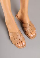 Brązowe Klapki z Ozdobnymi Paskami Dovina. Brązowe klapki damskie Renee, bez wzorów, z jeansu, eleganckie, bez obcasa, na płaskiej podeszwie. Za 49.99 zł.