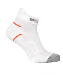 Skarpety do biegania męskie Brubeck Running Light. Białe skarpety męskie Brubeck, bez wzorów, z bawełny. Za 34.99 zł.