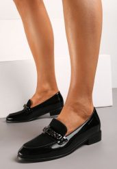 Czarne Lakierowane Mokasyny Loafersy ze Skórzaną Wkładką Ozdobione Klamrą Rinfada. Czarne mokasyny damskie Born2be, z lakierowanej skóry, eleganckie. Za 139.99 zł.