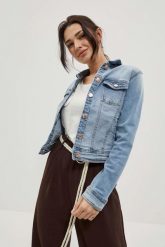 Jeansowa kurtka. Kurtki damskie MOODO, bez wzorów, z bawełny, bez kaptura. W wyprzedaży za 75.99 zł.