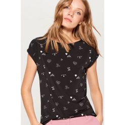 Koszulka basic - Czarny. T-shirty damskie marki Mohito. W wyprzedaży za 29.99 zł.