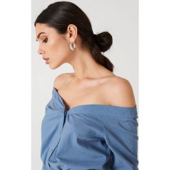 NA-KD Trend Koszula z odkrytymi ramionami - Blue. Niebieskie koszule damskie NA-KD Trend. Za 121.95 zł.