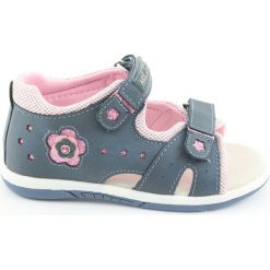 Sandałki dziewczęce American Club DR20 denim. Czerwone sandały dziewczęce American CLUB, z denimu, bez zapięcia. W wyprzedaży za 48.95 zł.