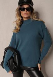 Granatowy Golf z Eleganckim Zapięciem na Ramieniu Ozdobiony Cyrkoniami przy Guzikach Maririna. Niebieskie swetry damskie Renee, bez wzorów, z jeansu, biznesowe, bez kołnierzyka, bez ramiączek, długie, bez kaptura. Za 69.99 zł.