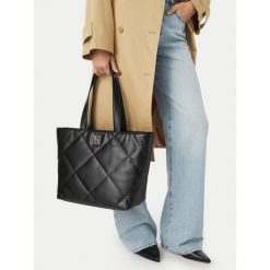 Torebka Nine West. Czarne torebki do ręki damskie Nine West, bez wzorów, bez dodatków. Za 279.99 zł.