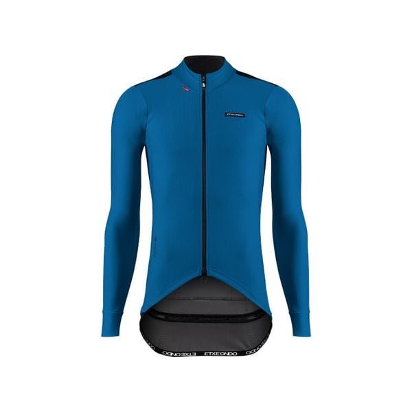 Kurtka Etxeondo Dena Gore-Tex WindStopper. Niebieskie kurtki męskie ETXEONDO, bez wzorów, z gore-texu, sportowe, bez kaptura. Za 975.00 zł.