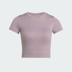 Koszulka Workout Essentials Knit Baby. Czerwone koszulki sportowe damskie Adidas, l, bez wzorów, z dzianiny, sportowe, bez kołnierzyka. Za 199.00 zł.