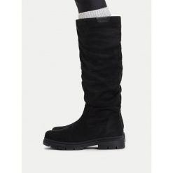 Kozaki Go Soft. Czarne kozaki damskie GO SOFT, bez obcasa, na płaskiej podeszwie. Za 249.99 zł.