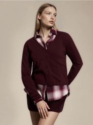 Sweter z domieszką wełny i wiskozy - bordowy. Czerwone swetry damskie Sinsay, l, bez wzorów, z wełny, bez kołnierzyka, bez ramiączek, bez kaptura. Za 39.99 zł.