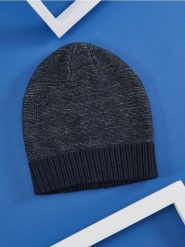 Czapka - granatowy. Niebieskie czapki i kapelusze męskie Sinsay, bez wzorów. Za 19.99 zł.