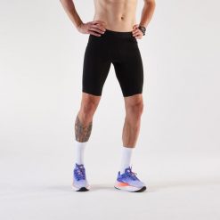 Second Life - Legginsy do biegania krótkie męskie Kiprun - Stan Doskonały. Czarne legginsy sportowe męskie KIPRUN, l, bez wzorów, z materiału, krótkie, do biegania. Za 75.99 zł.