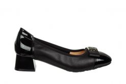 Półbuty Loretta Vitale W5308 Black, Czarny, Skóra naturalna - 39. Czarne półbuty damskie Loretta Vitale, bez wzorów, ze skóry, eleganckie, bez obcasa, bez zapięcia. W wyprzedaży za 206.10 zł.