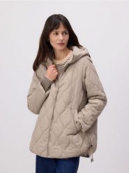 Pikowana kurtka oversize - oliwkowy. Zielone kurtki damskie Reserved, l, bez wzorów, z tkaniny, bez kaptura. W wyprzedaży za 159.99 zł.