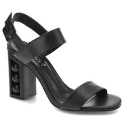 Czarne Sandały Venezia Eleganckie Buty Na Lato. Czarne klapki damskie Venezia, bez wzorów, ze skóry, bez obcasa, na obcasie, bez zapięcia. Za 235.00 zł.