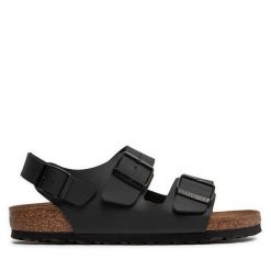 Sandały Birkenstock. Czarne klapki damskie Birkenstock, bez wzorów, bez obcasa, na płaskiej podeszwie, bez zapięcia. Za 419.99 zł.
